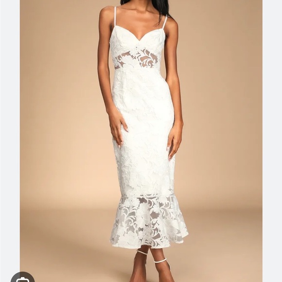 Lulus Dresses & Skirts - Lulu’s Lace Midi Trumpet Dress White